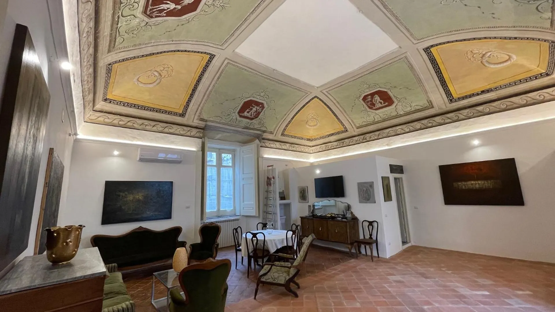 The Royal Gallery Loft In XVI Century Palace - City Historical Center - Downtown Villa Naples 0*,